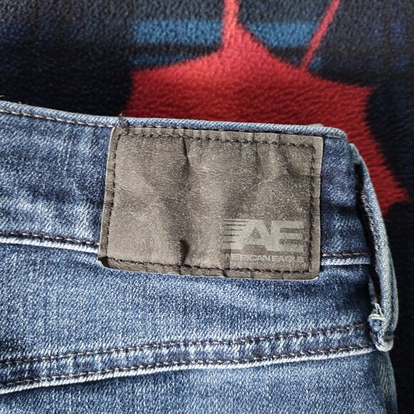 Medium Dark Wash American Eagle Outfitters Airflex+ Jeans Size 28 x 30 - Picture 9 of 11